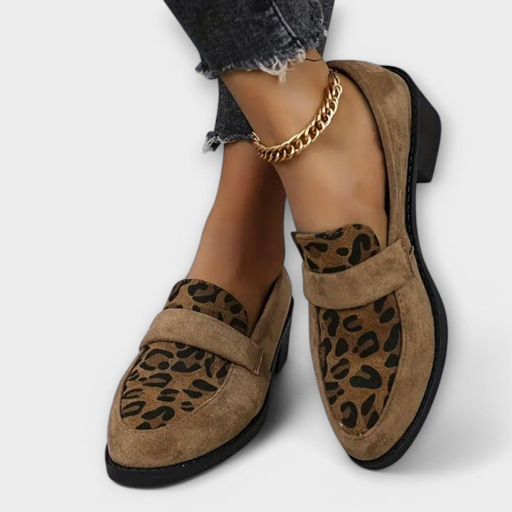 Elegant Ladies' Shoes with Leopard Print