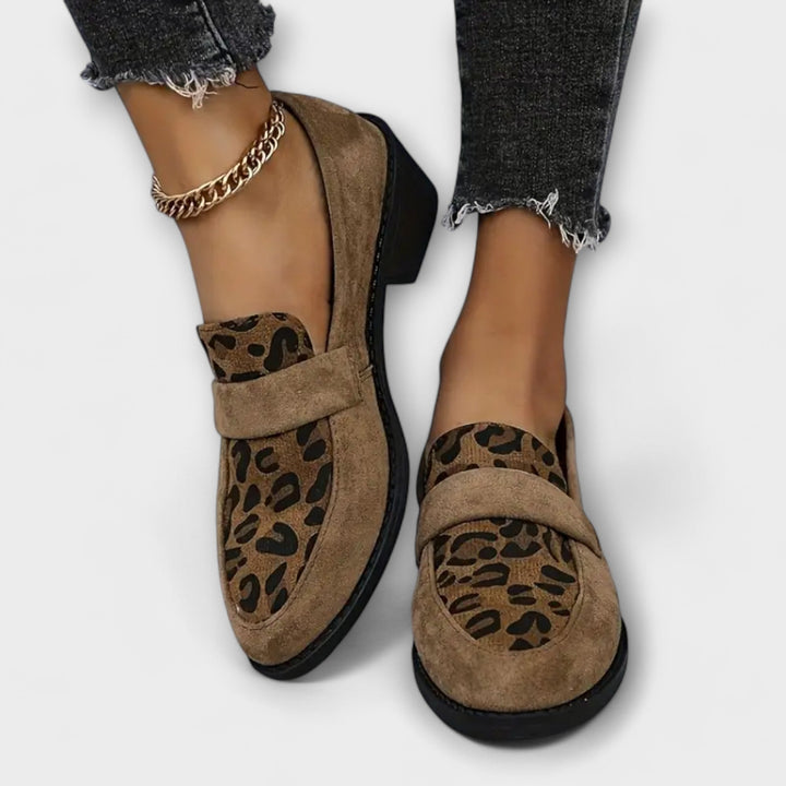 Elegant Ladies' Shoes with Leopard Print